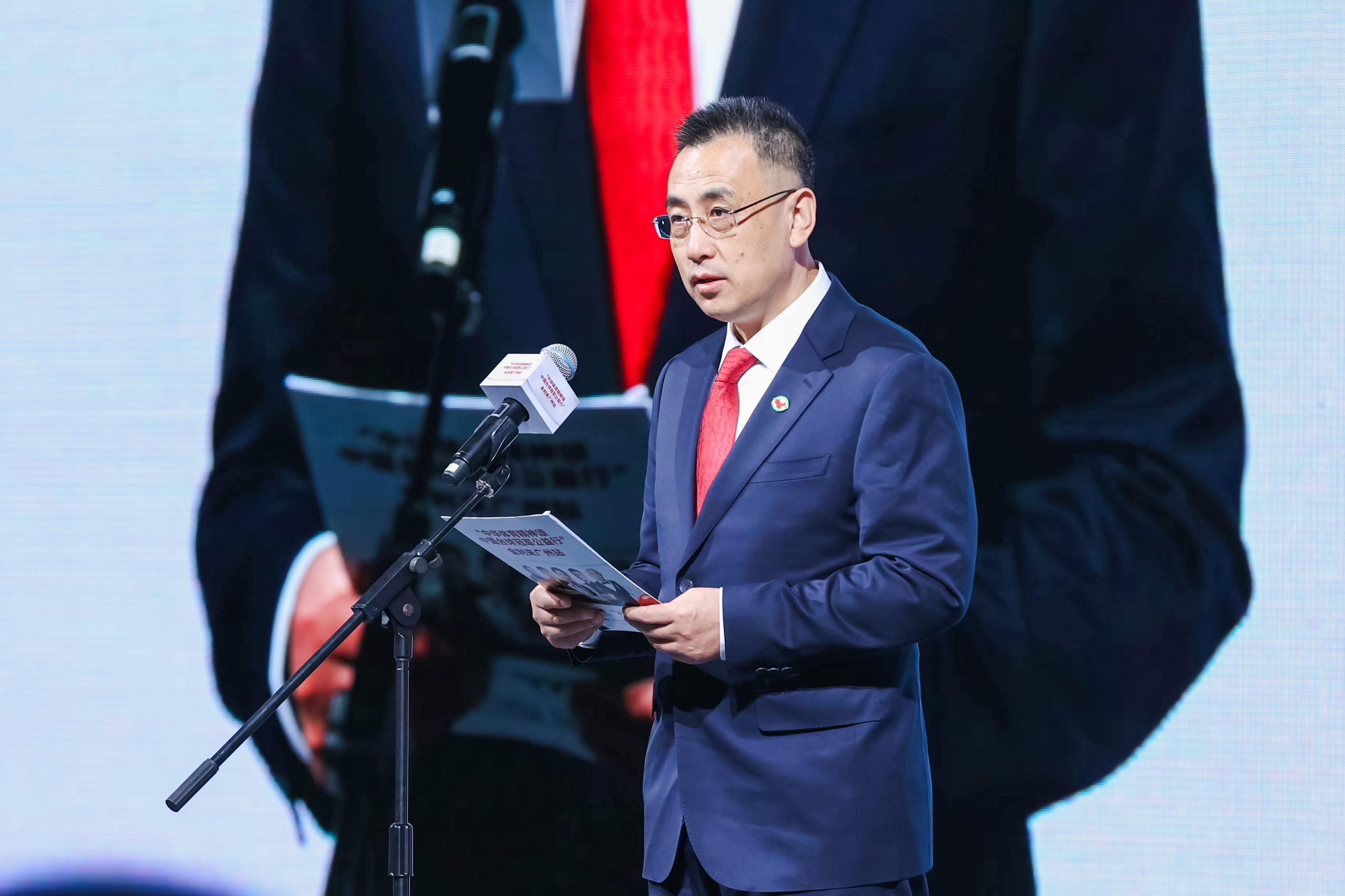 金利來攜手中國檯球協會，成功舉辦中國檯球冠軍公益行活動