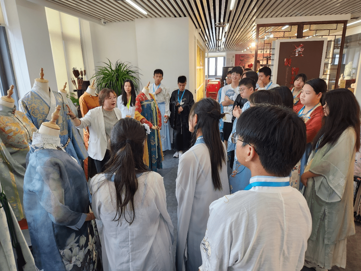 香港中学生赴山东学习中华文化